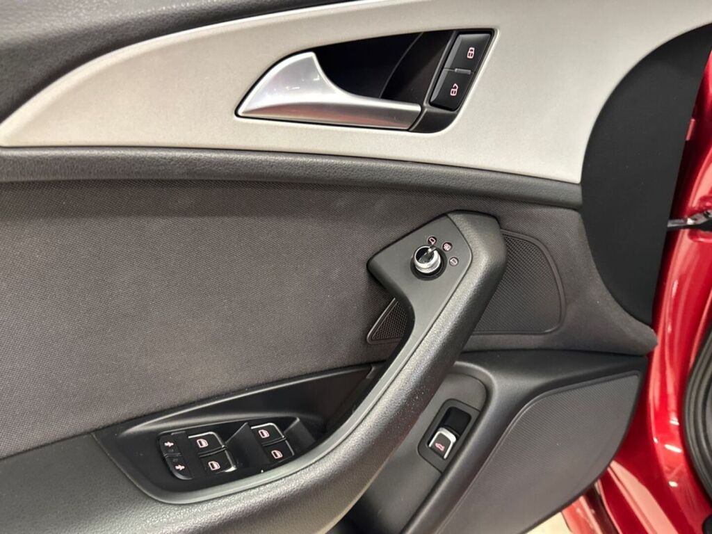 Audi A6 2015 Punainen