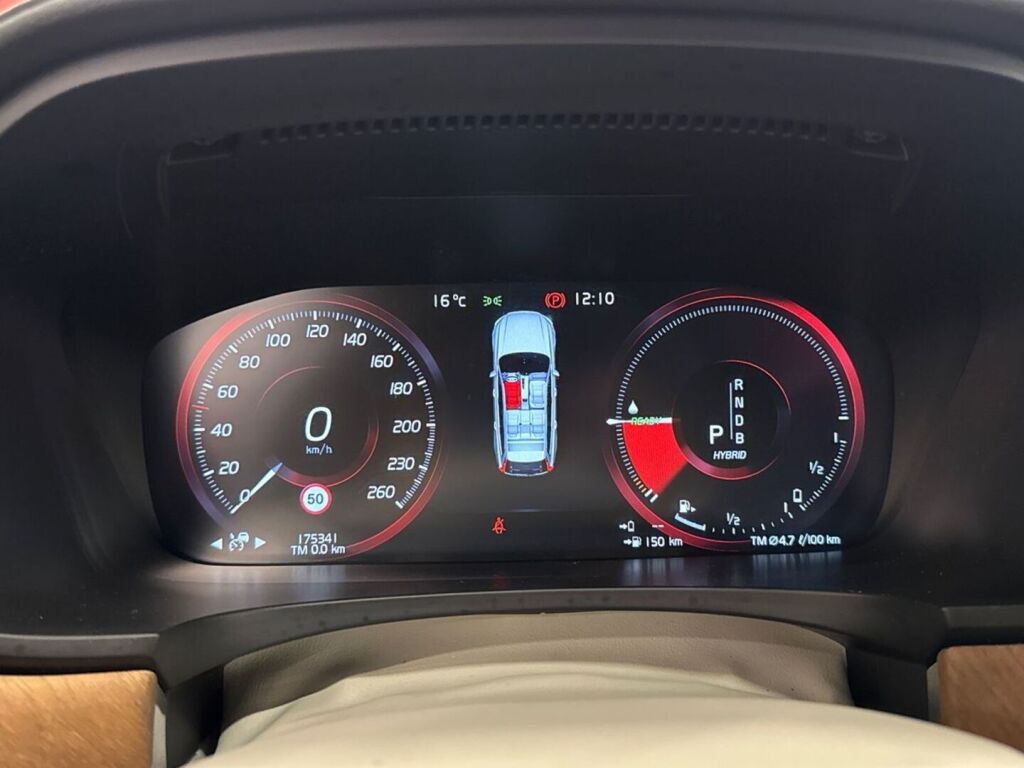 Volvo V90 2018 Musta