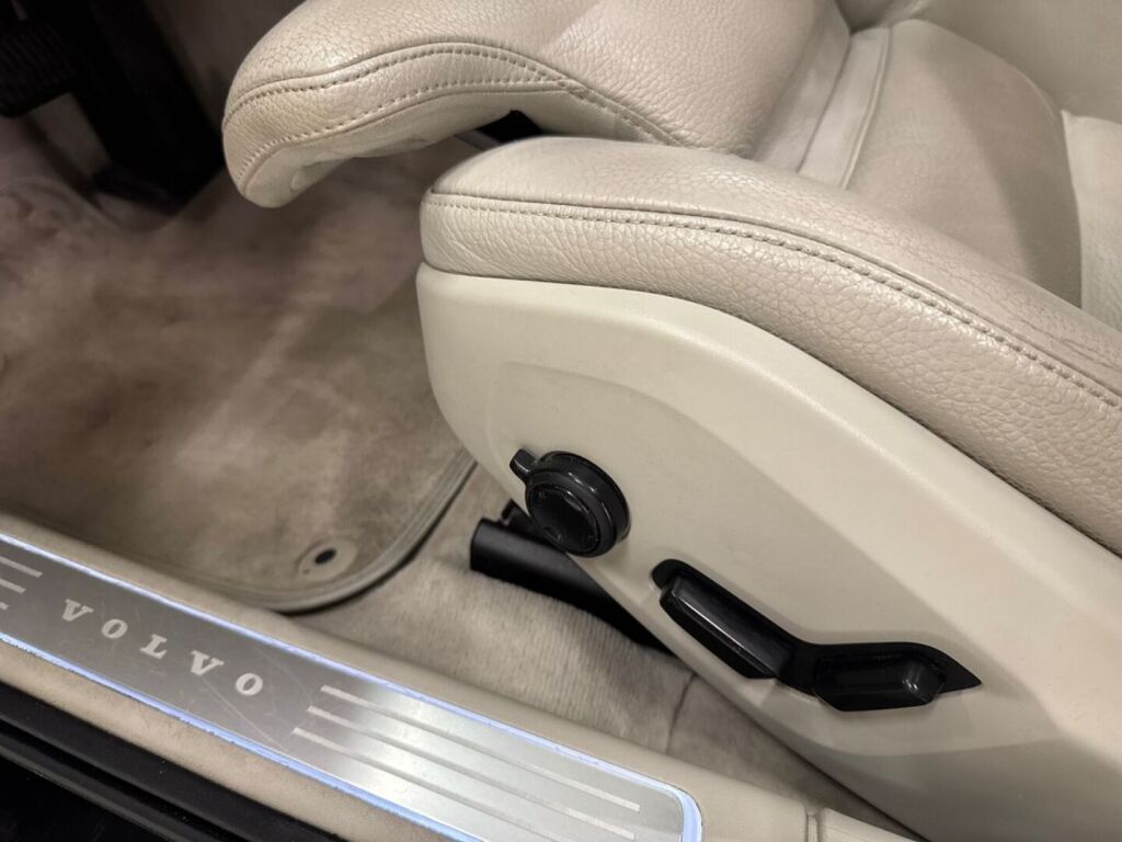 Volvo V90 2018 Musta