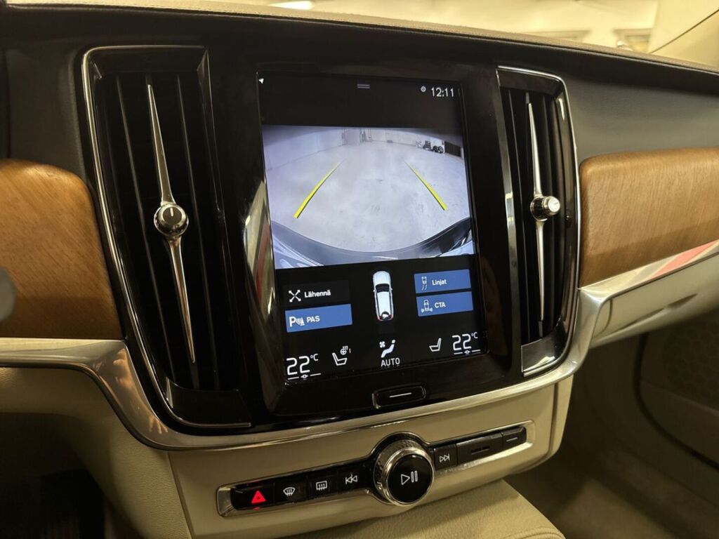 Volvo V90 2018 Musta