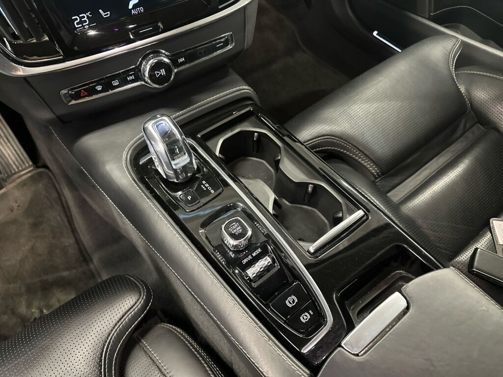 Volvo V90 2019 Sininen