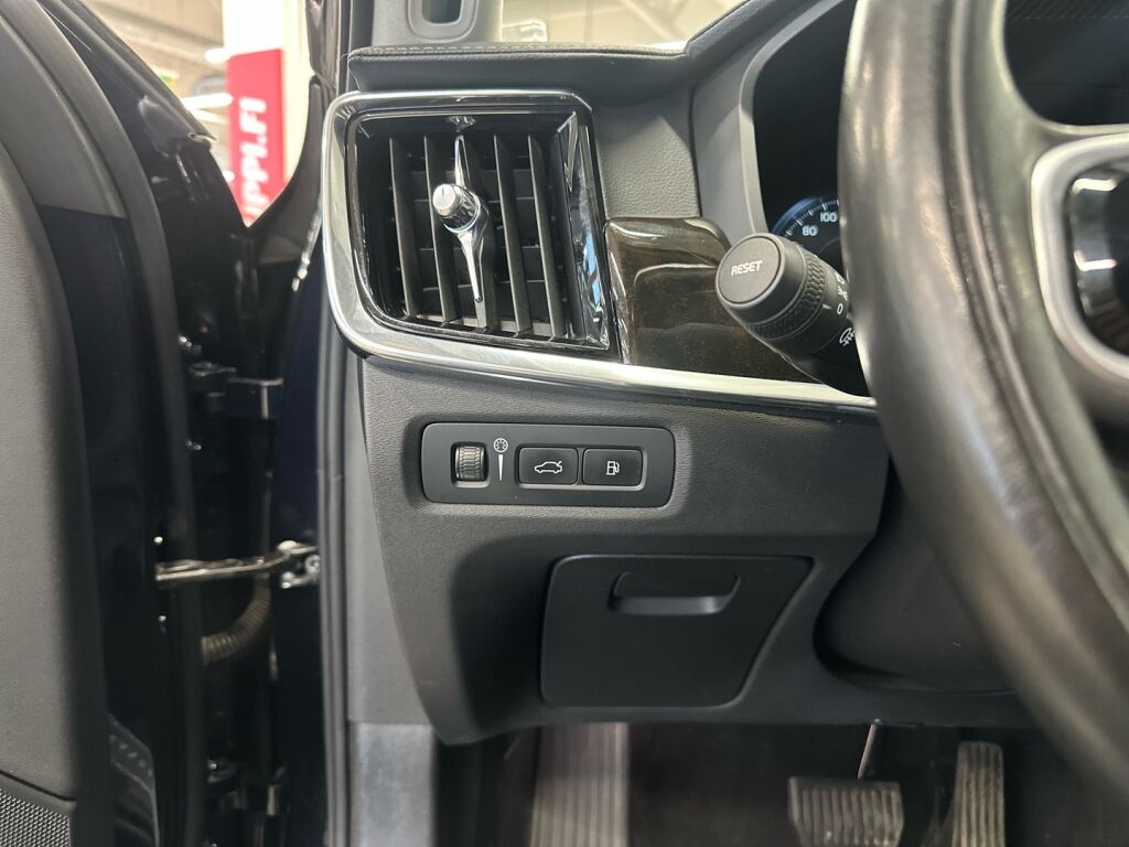 Volvo V90 2019 Sininen