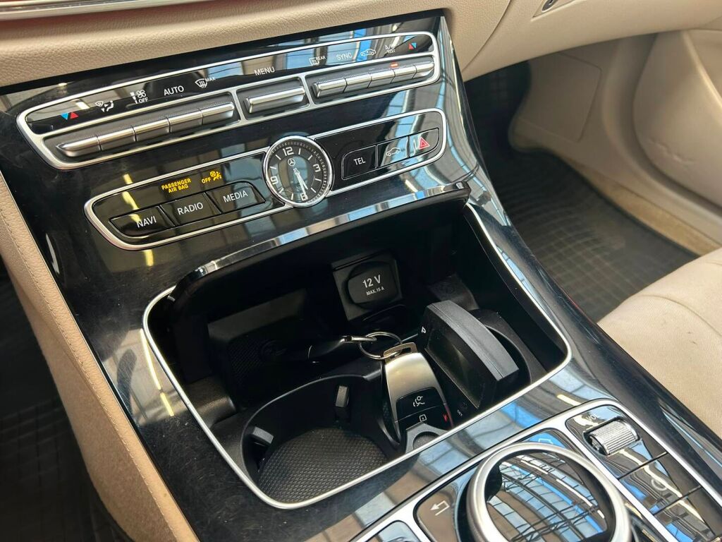 Mercedes-Benz E 2018 Valkoinen