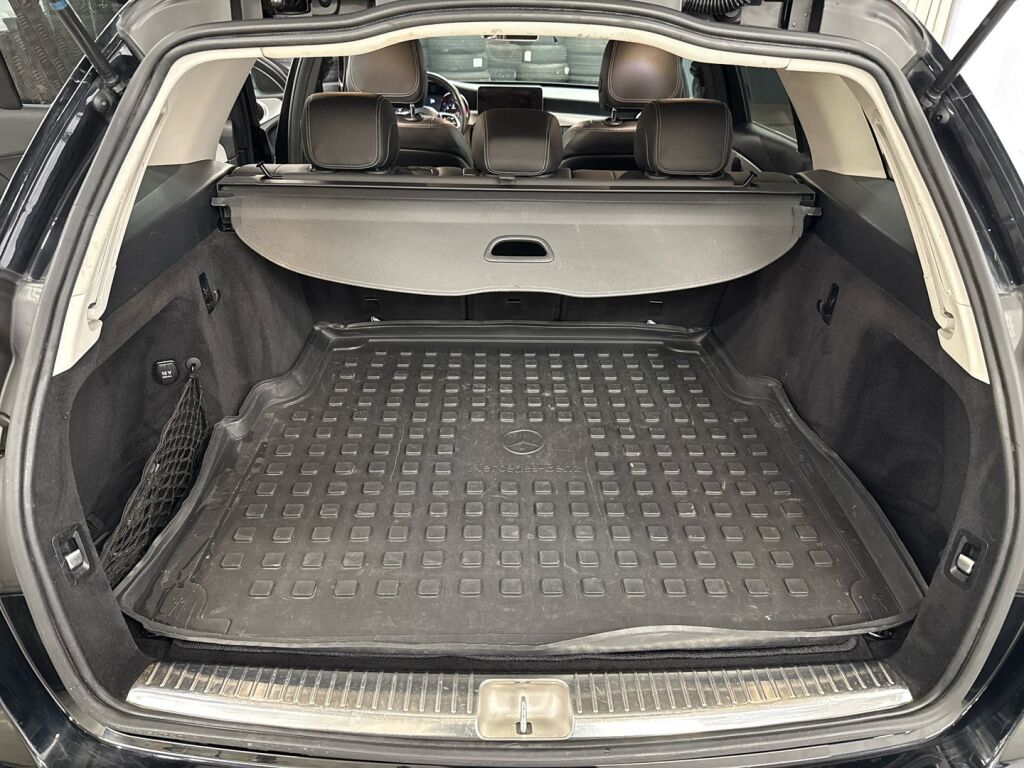 Mercedes-Benz C 2018 Musta