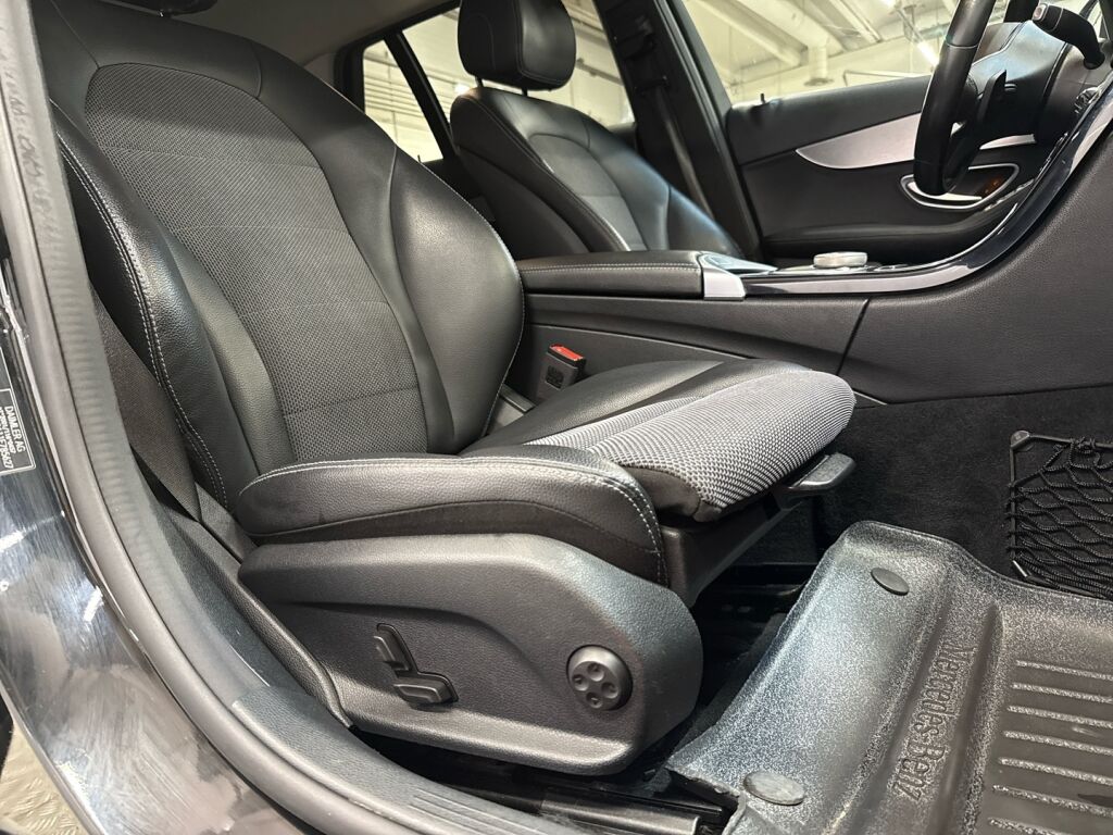 Mercedes-Benz C 2018 Musta