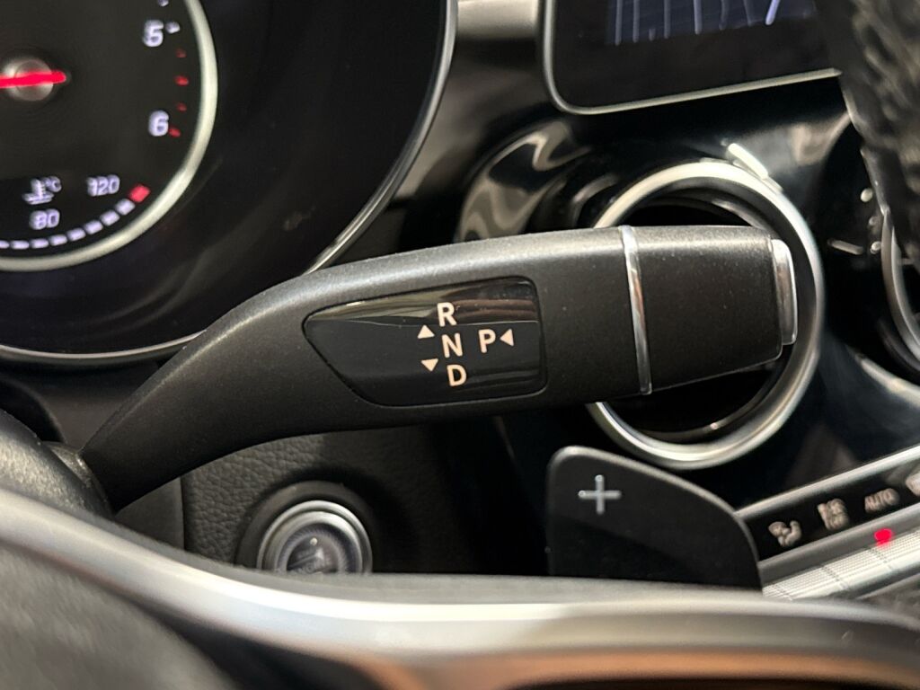 Mercedes-Benz C 2018 Musta