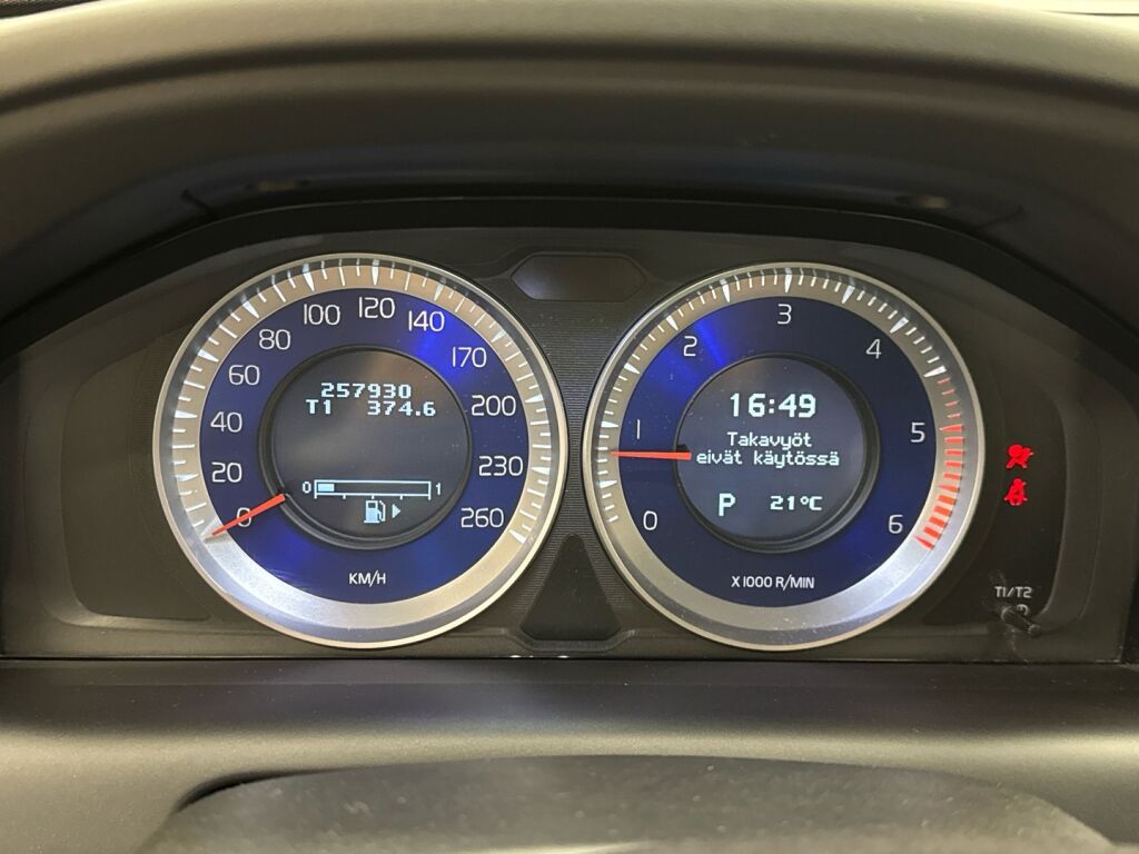 Volvo XC60 2012 Punainen