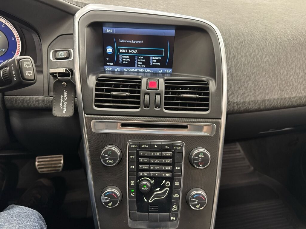 Volvo XC60 2012 Punainen