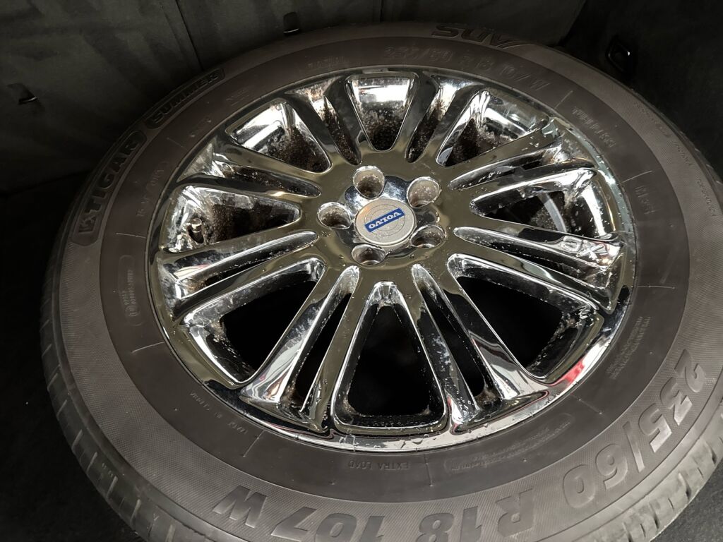 Volvo XC60 2012 Punainen