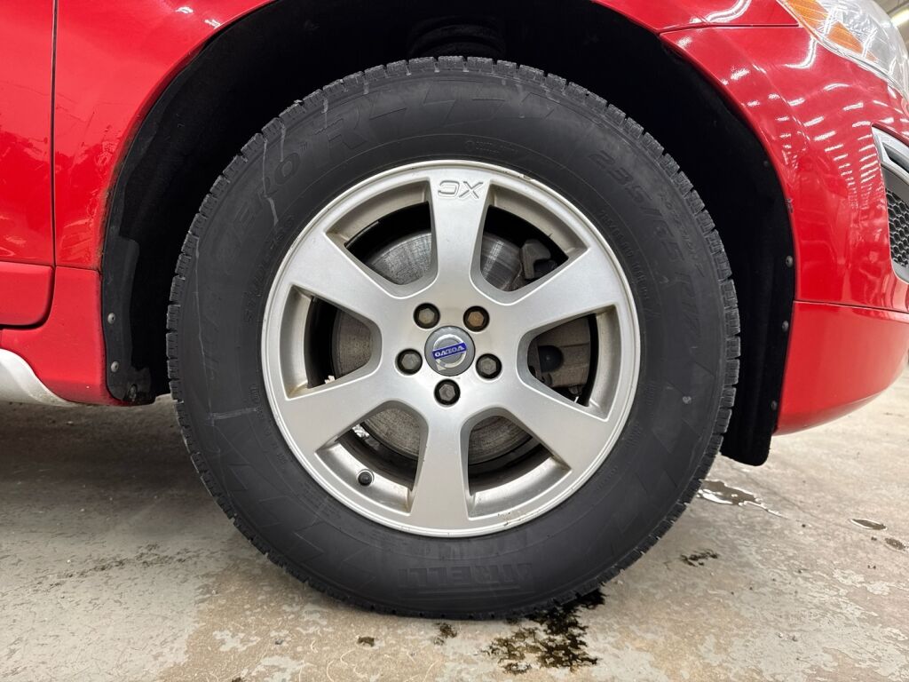 Volvo XC60 2012 Punainen