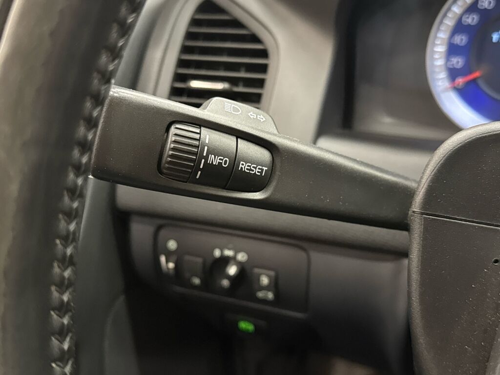 Volvo XC60 2012 Punainen