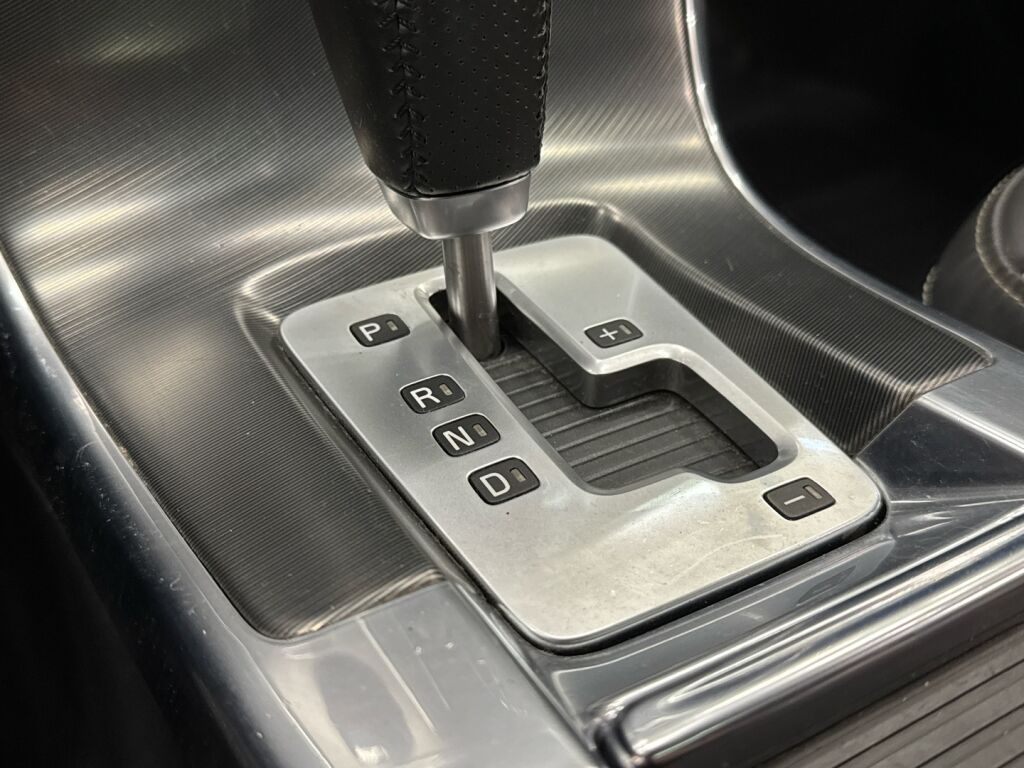 Volvo XC60 2012 Punainen