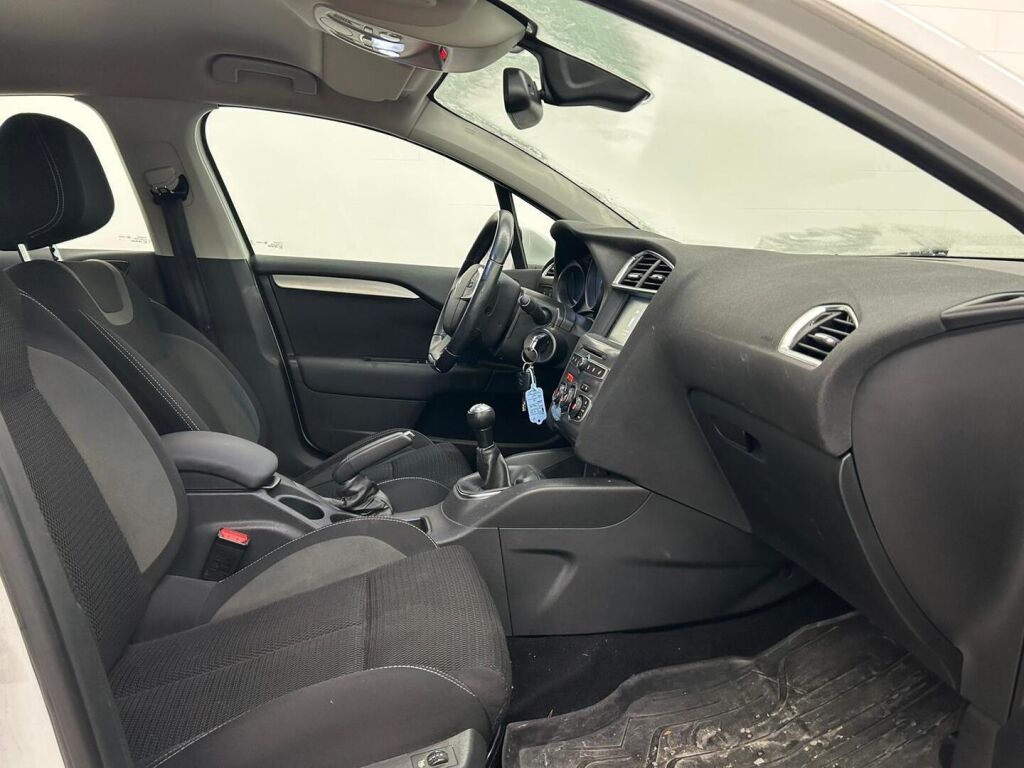 Citroen C4 2015 Valkoinen