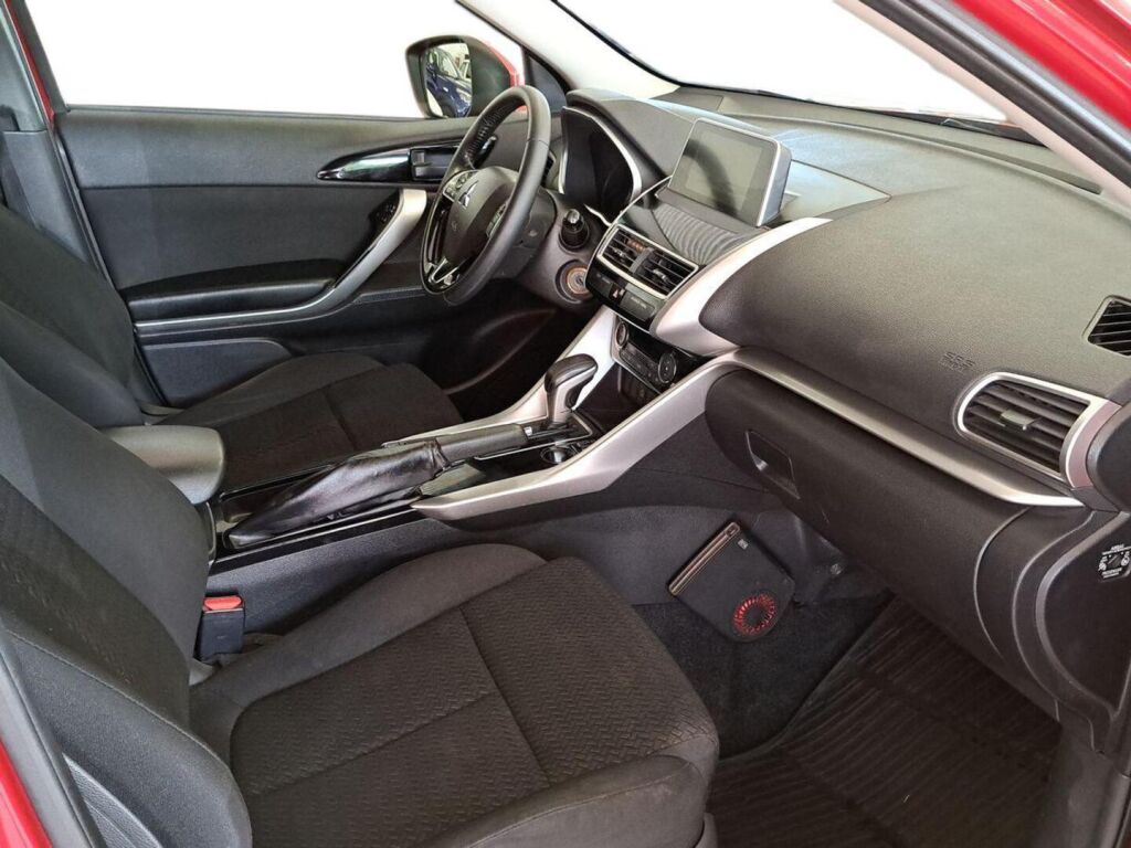 Mitsubishi Eclipse Cross 2019 Punainen