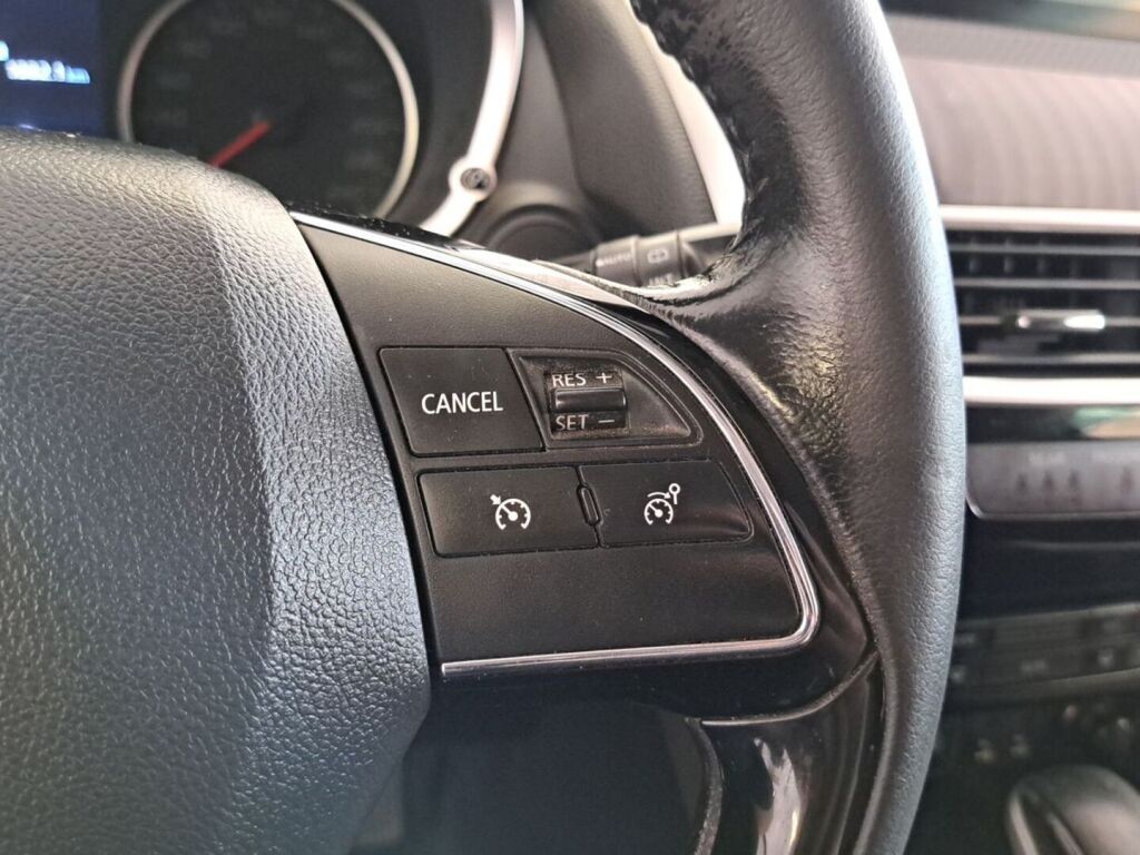 Mitsubishi Eclipse Cross 2019 Punainen