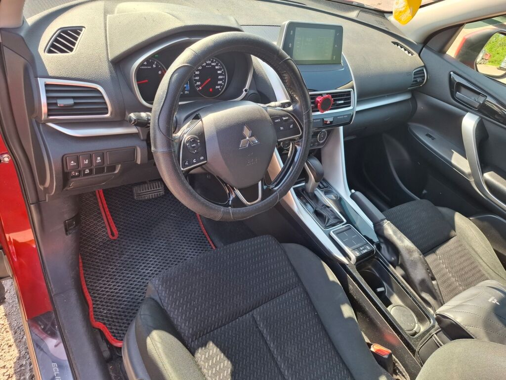 Mitsubishi Eclipse Cross 2019 Punainen