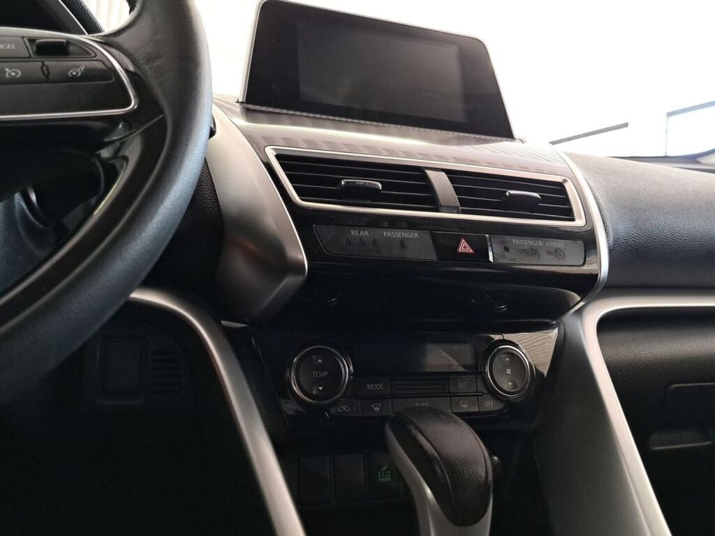 Mitsubishi Eclipse Cross 2019 Punainen