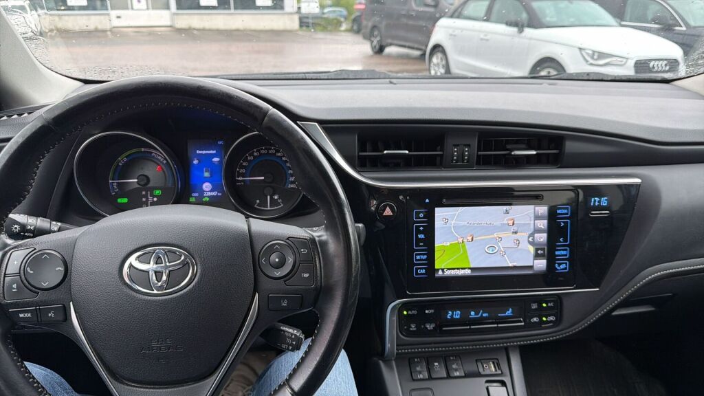 Toyota Auris 2018 Sininen