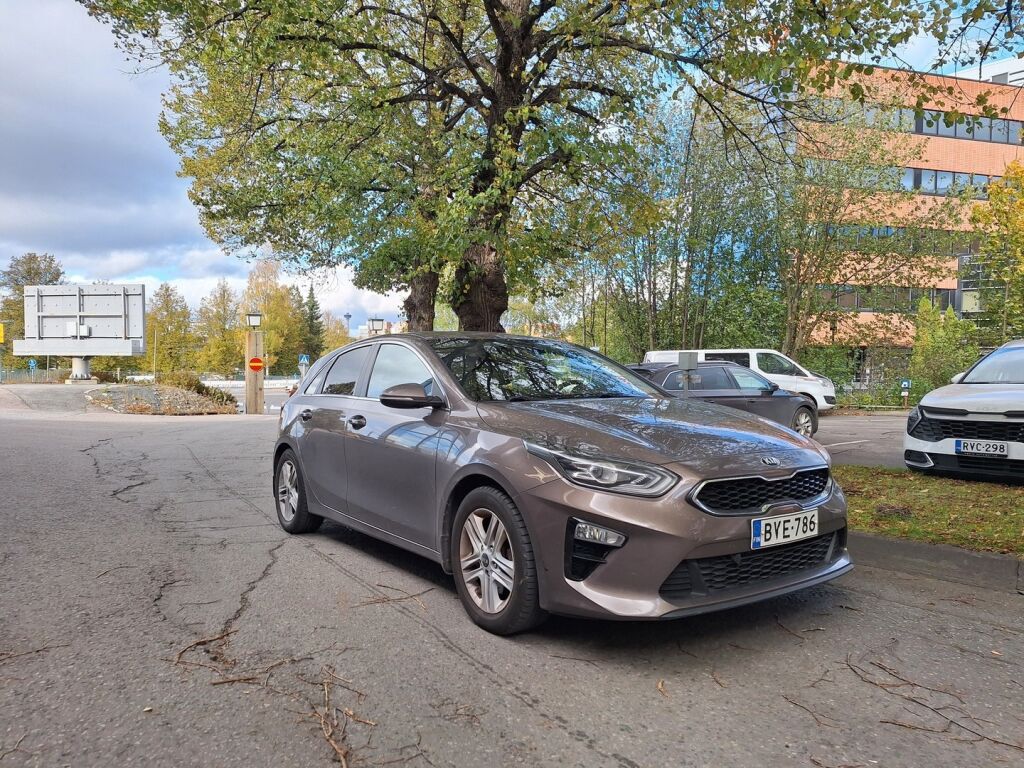 Kia Ceed 2019, bild 2/5