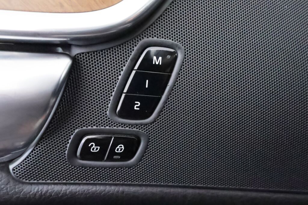 Volvo V90 2019 Harmaa