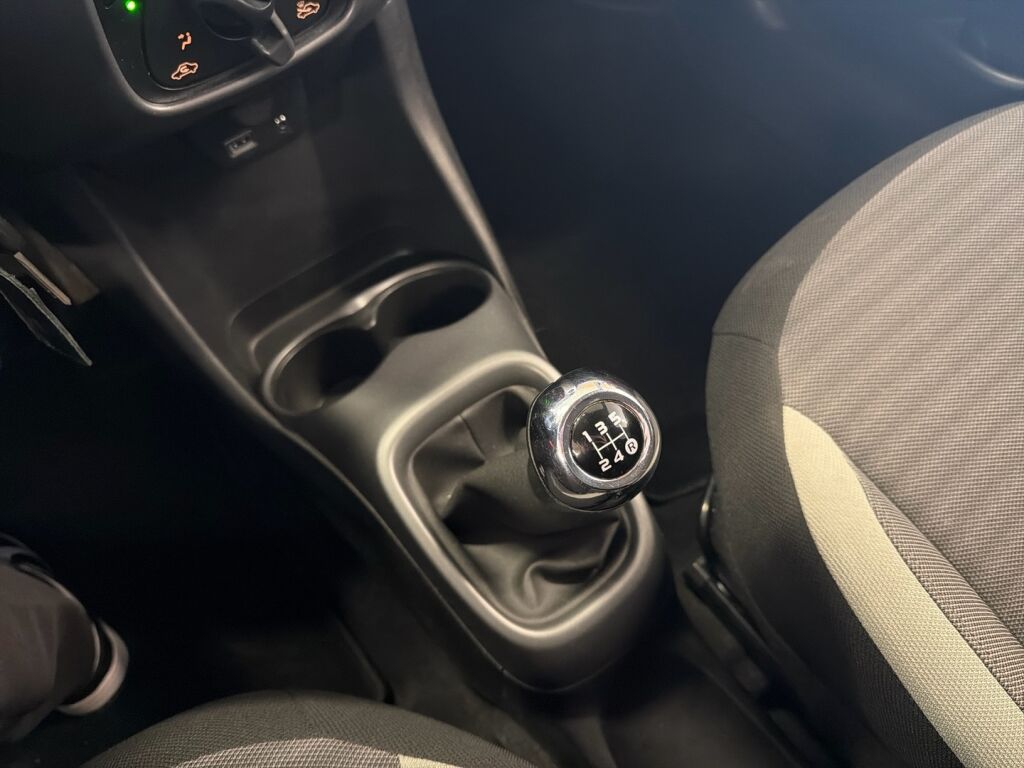 Toyota AYGO 2019 Punainen