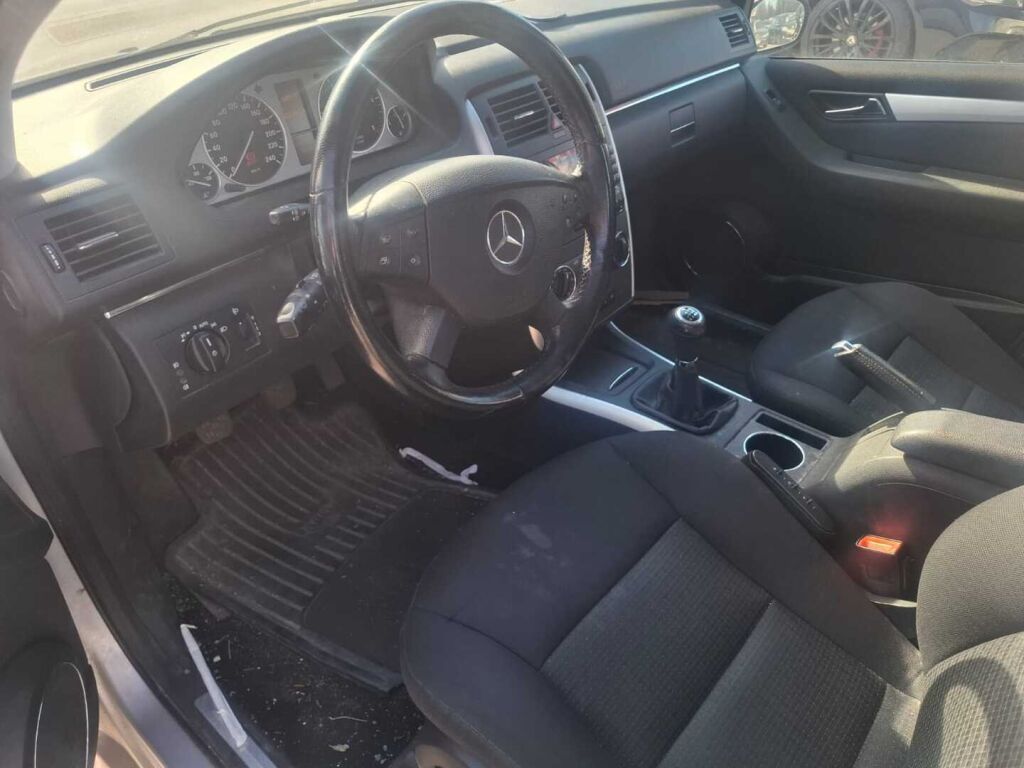 Mercedes-Benz B 2006 Harmaa