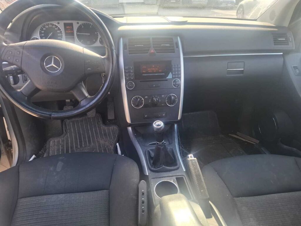 Mercedes-Benz B 2006 Harmaa
