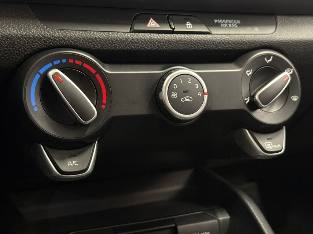 Kia Stonic 2018 Valkoinen