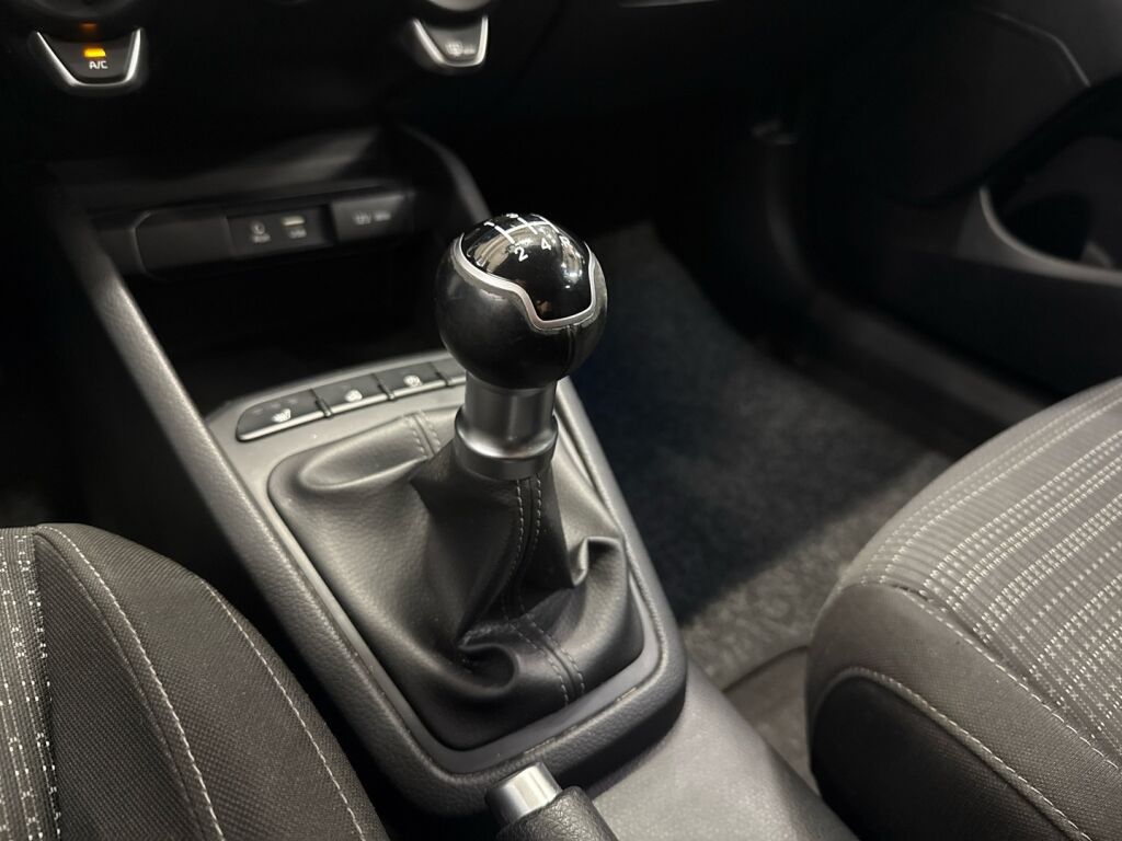 Kia Stonic 2018 Valkoinen