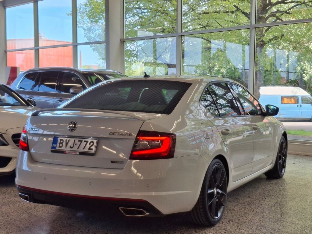 Skoda Octavia 2018 Valkoinen