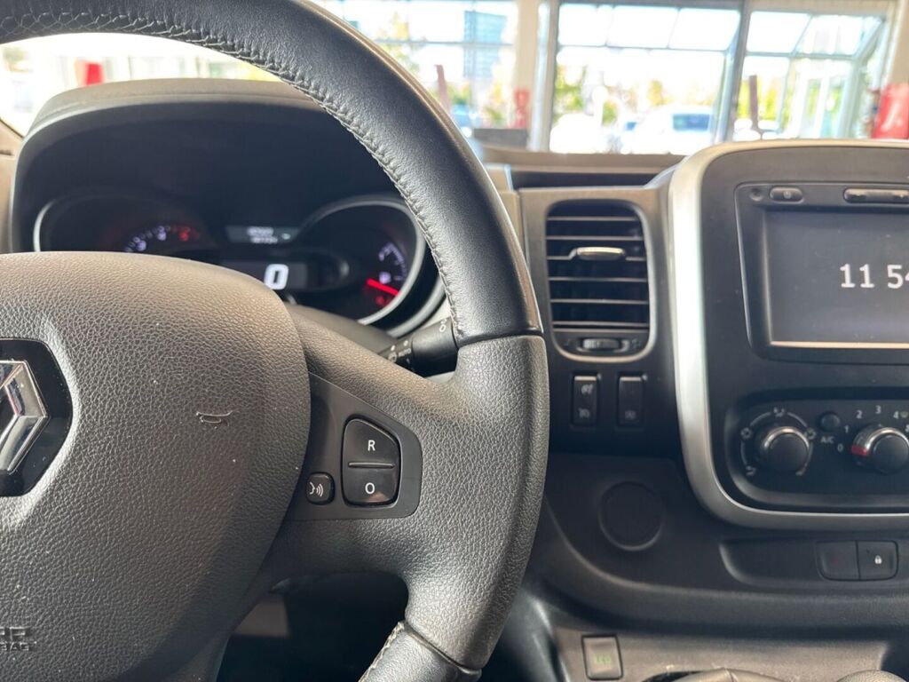 Renault Trafic 2018 Valkoinen