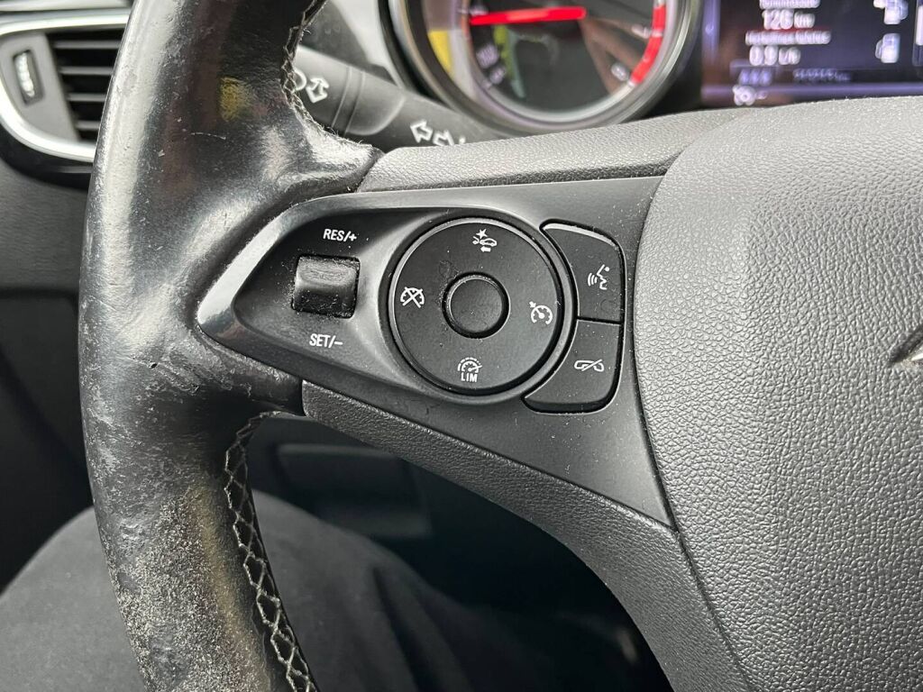 Opel Astra 2018 Valkoinen