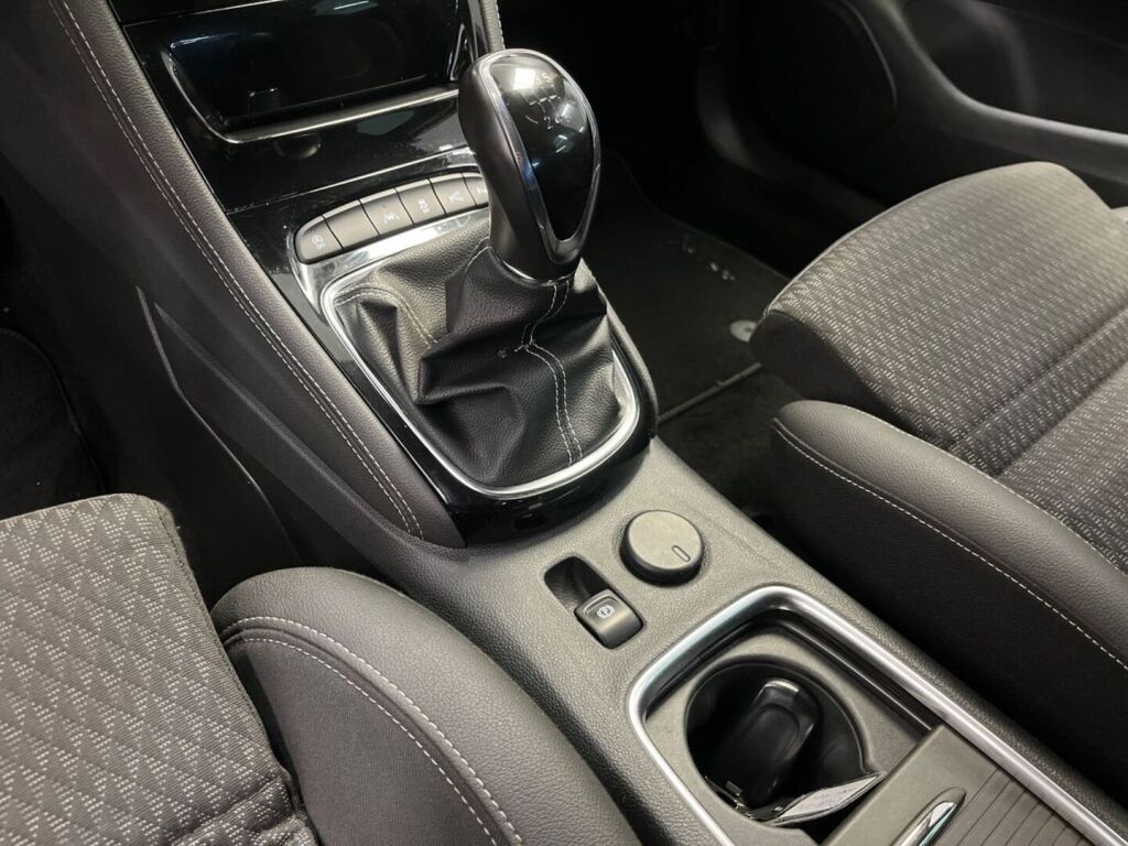 Opel Astra 2018 Valkoinen