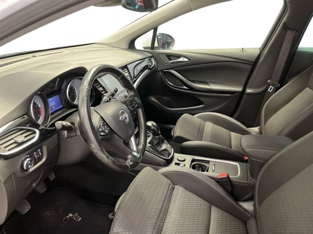 Opel Astra 2018 Valkoinen