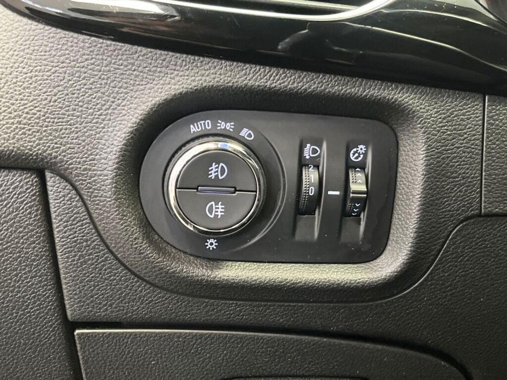 Opel Astra 2018 Valkoinen