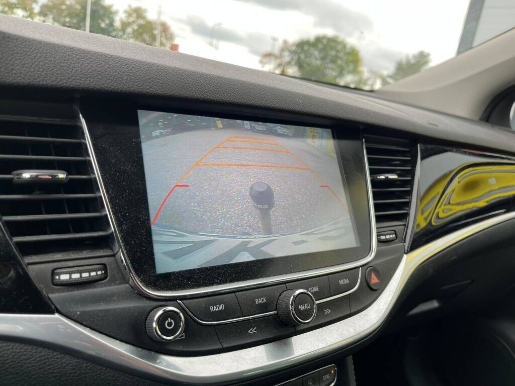 Opel Astra 2018 Valkoinen