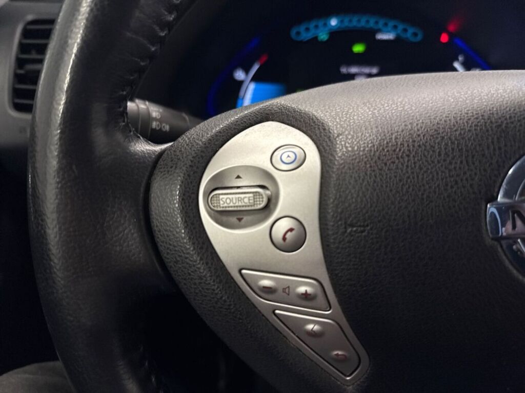 Nissan Leaf 2013 Musta
