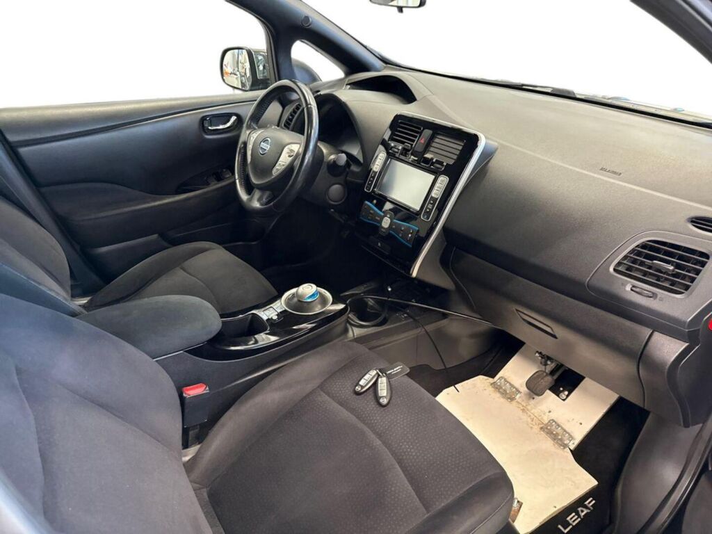 Nissan Leaf 2013 Musta