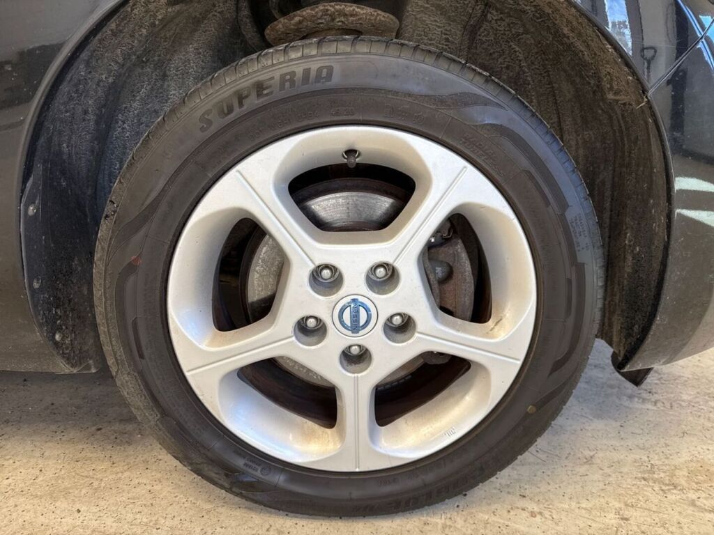 Nissan Leaf 2013 Musta