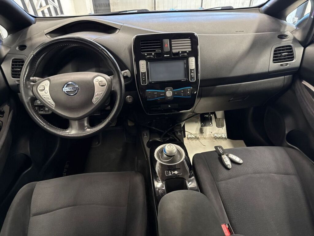 Nissan Leaf 2013 Musta