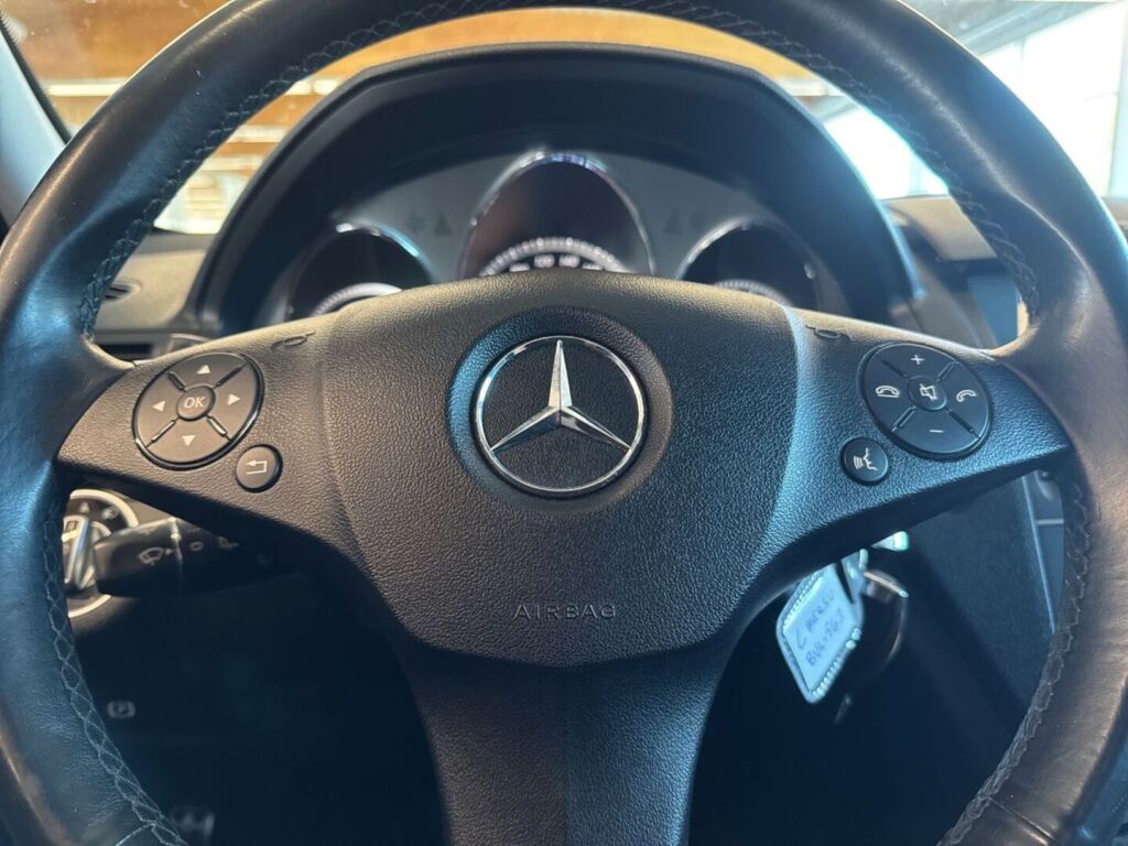 Mercedes-Benz C 2011 Ruskea (beige)