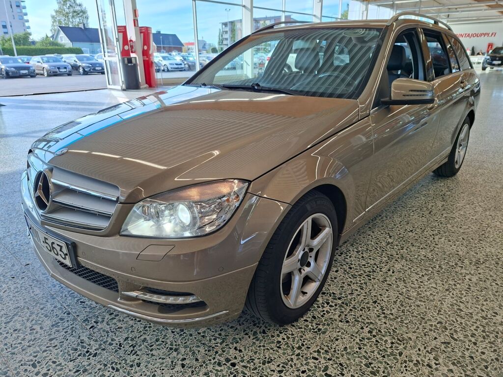 Mercedes-Benz C 2011 Ruskea (beige)