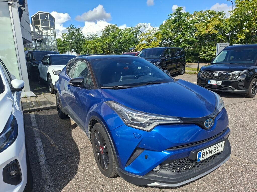 Toyota C-HR 2018 Sininen