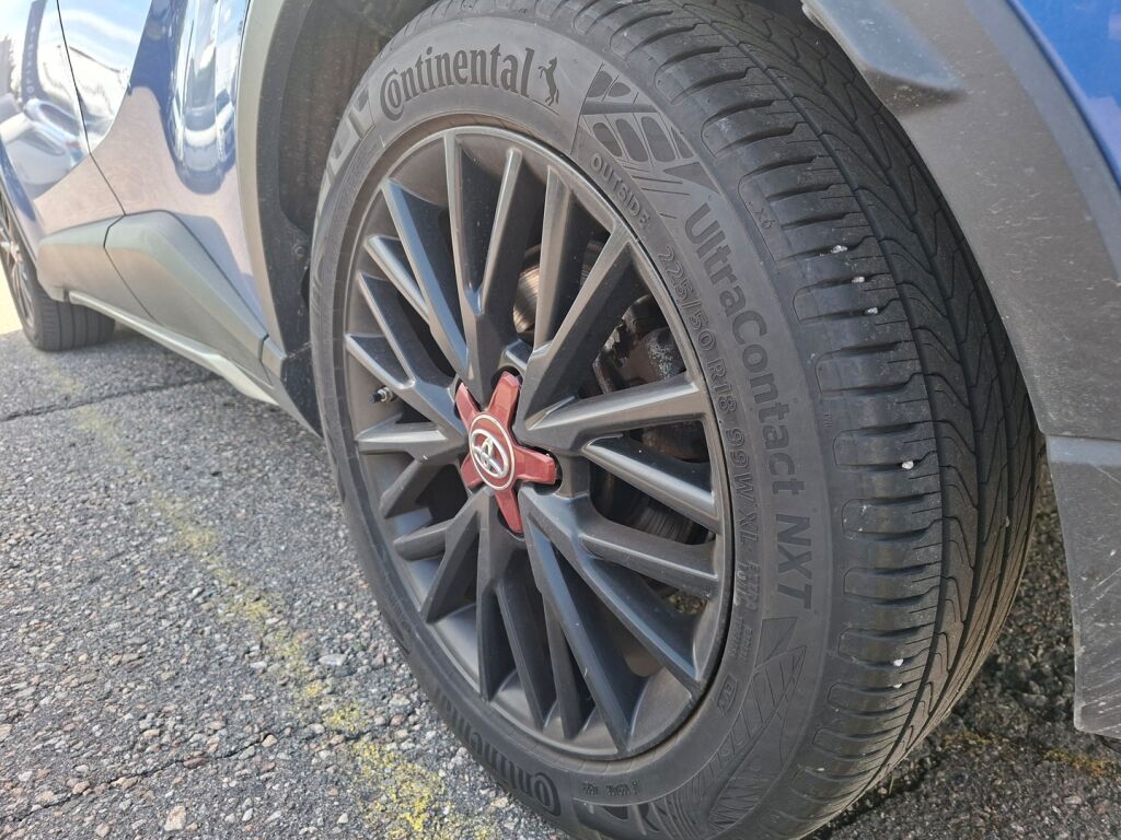 Toyota C-HR 2018 Sininen