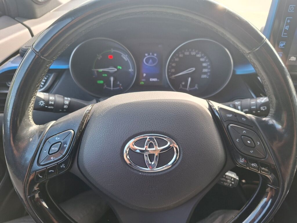 Toyota C-HR 2018 Sininen
