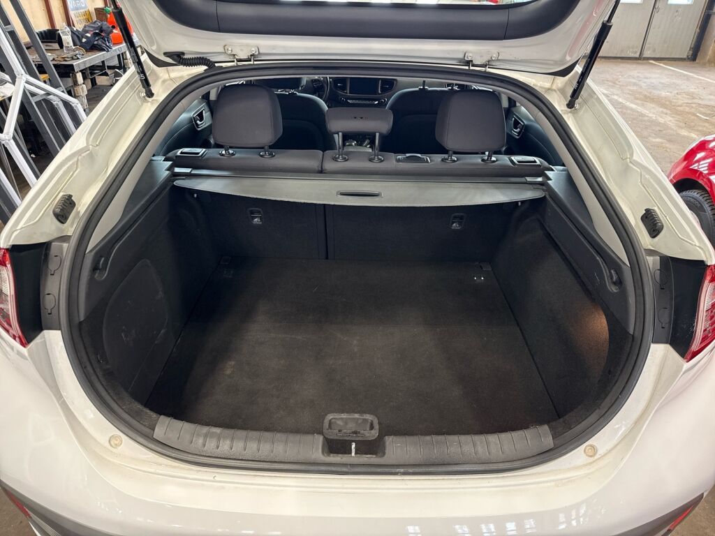 Hyundai IONIQ electric 2018 Valkoinen