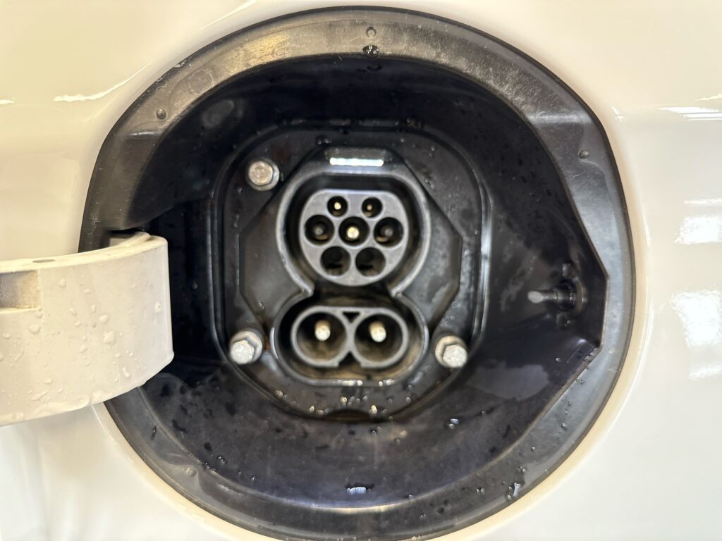 Hyundai IONIQ electric 2018 Valkoinen