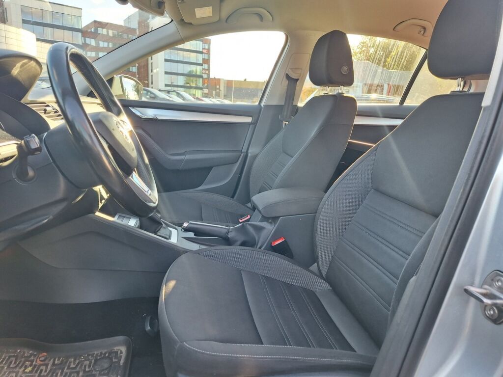 Skoda Octavia 2018 Harmaa