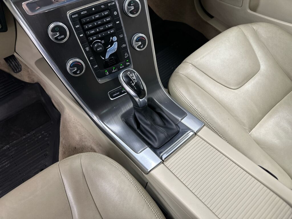 Volvo XC60 2015 Hopea