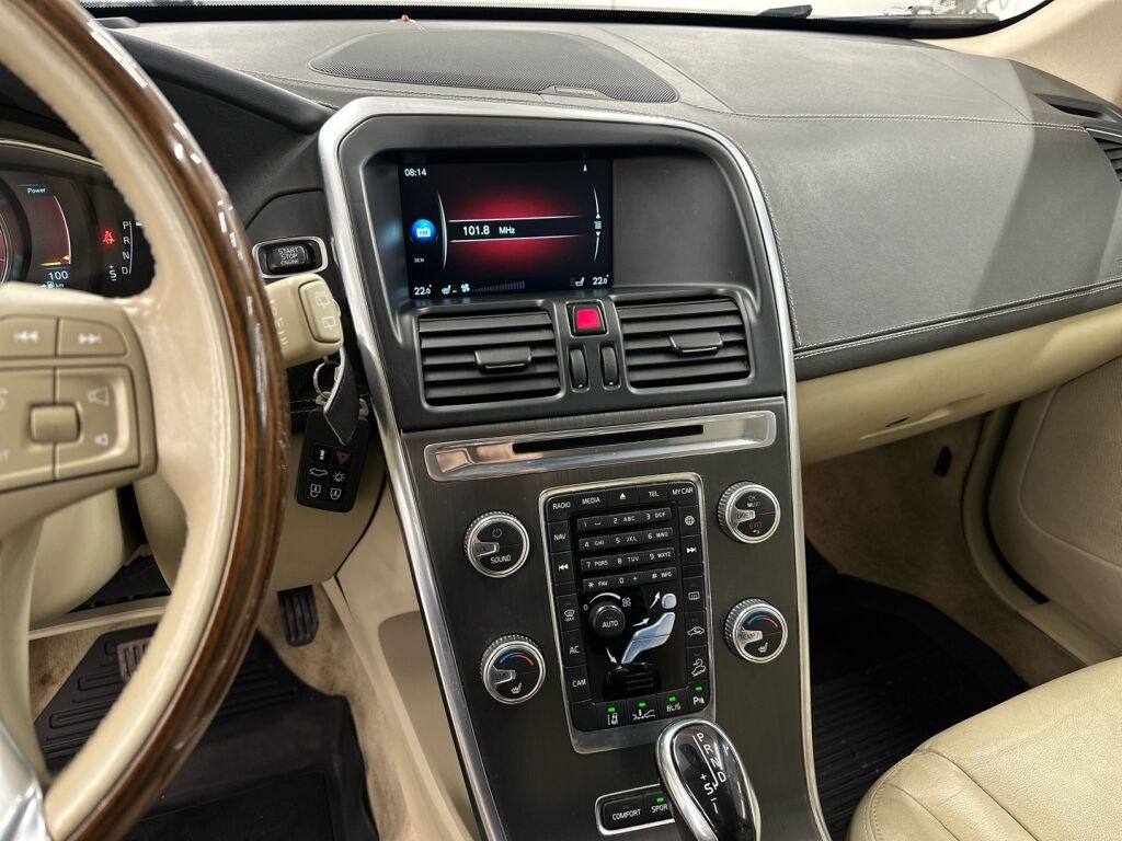 Volvo XC60 2015 Hopea